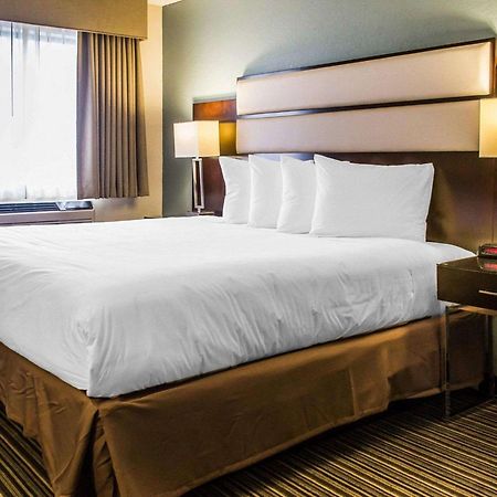 Quality Inn Streetsboro Buitenkant foto
