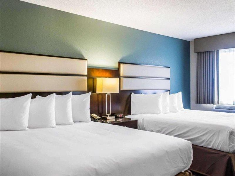 Quality Inn Streetsboro Buitenkant foto