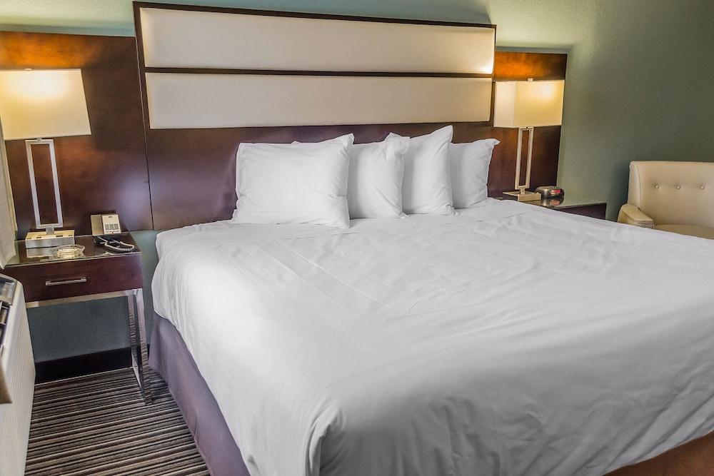 Quality Inn Streetsboro Buitenkant foto