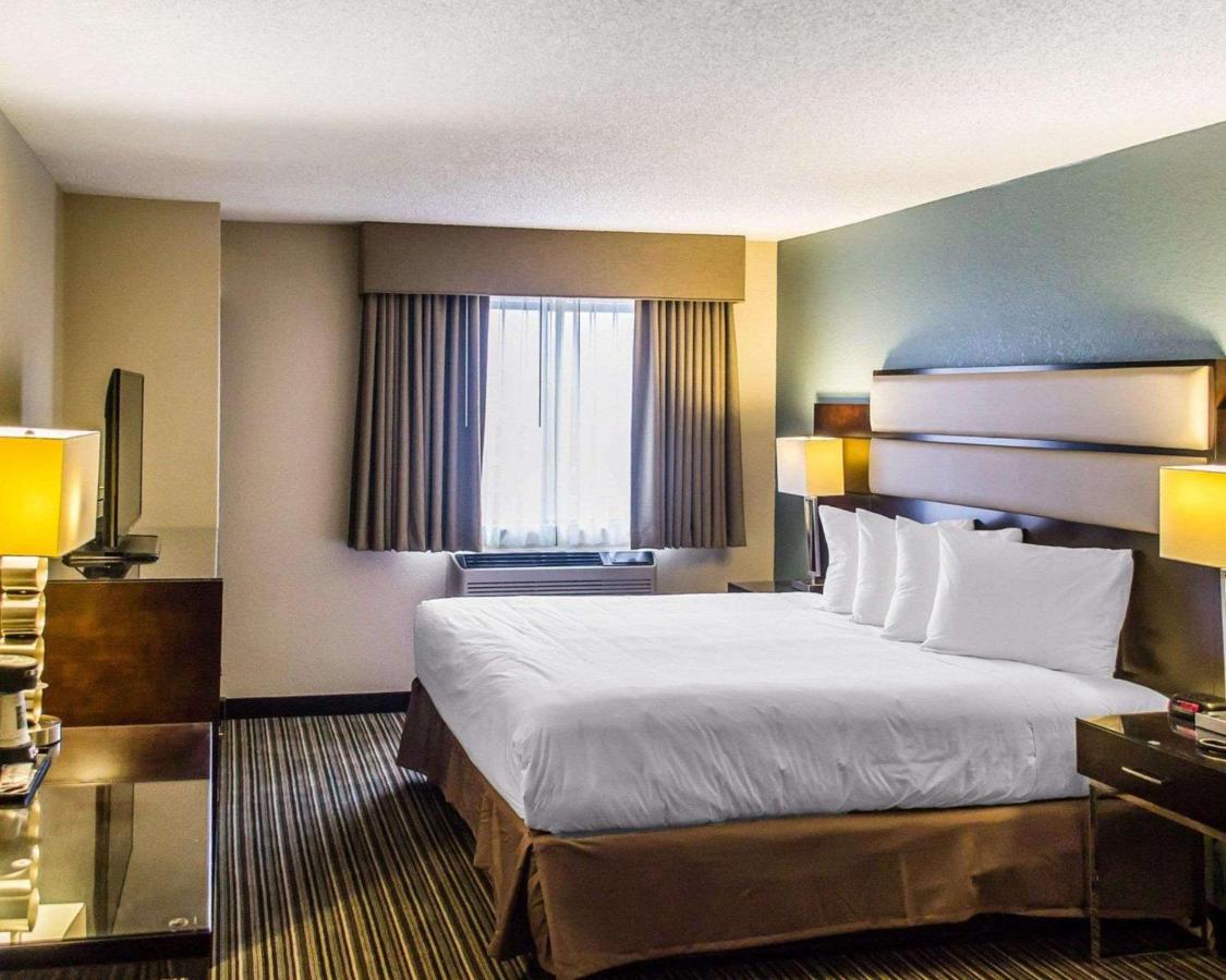 Quality Inn Streetsboro Buitenkant foto
