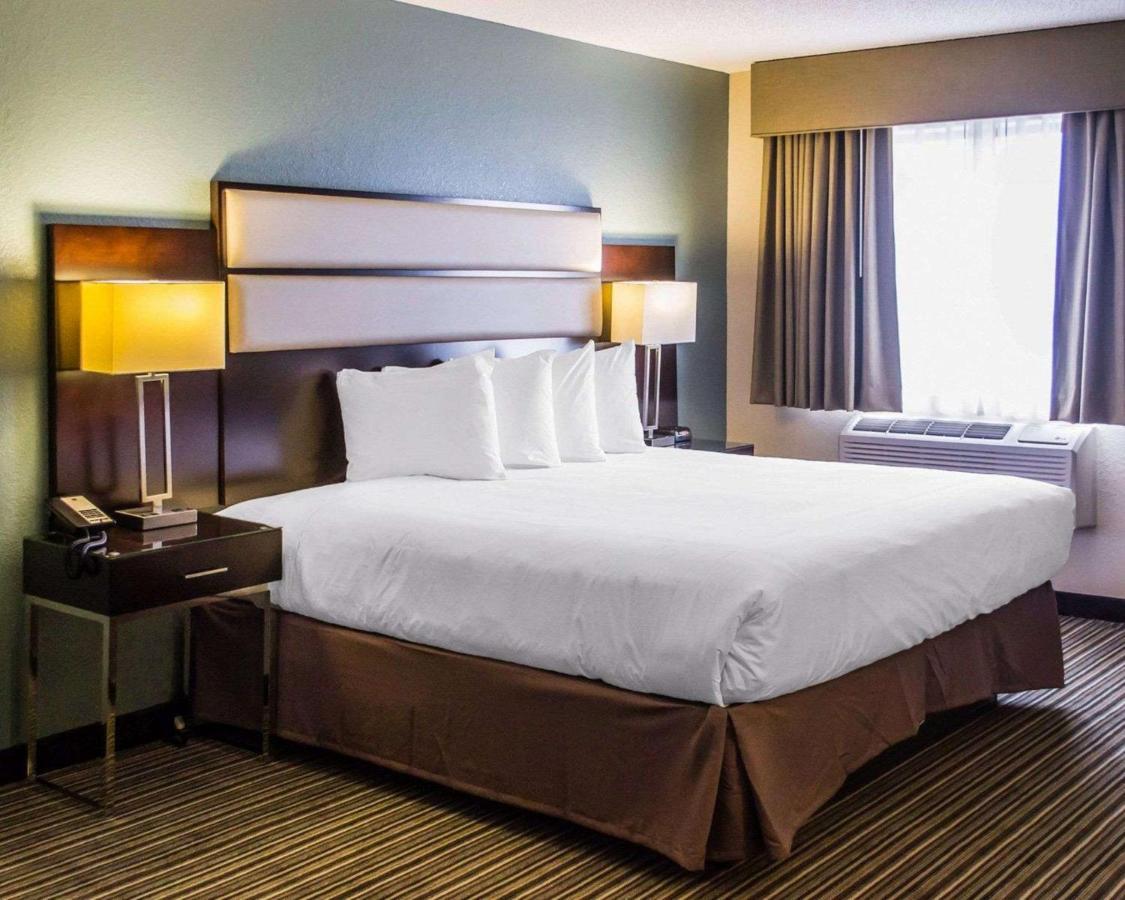Quality Inn Streetsboro Buitenkant foto