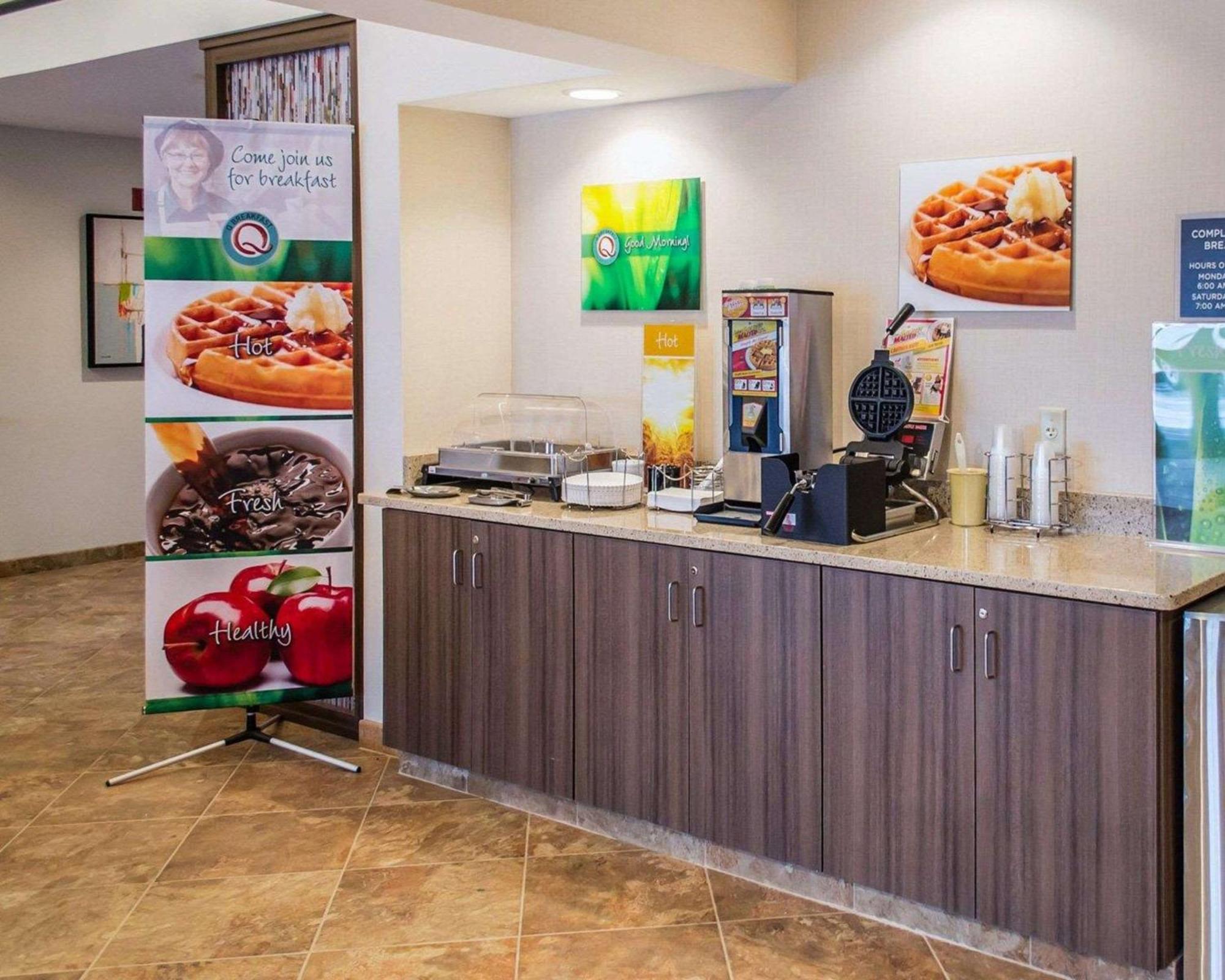Quality Inn Streetsboro Buitenkant foto