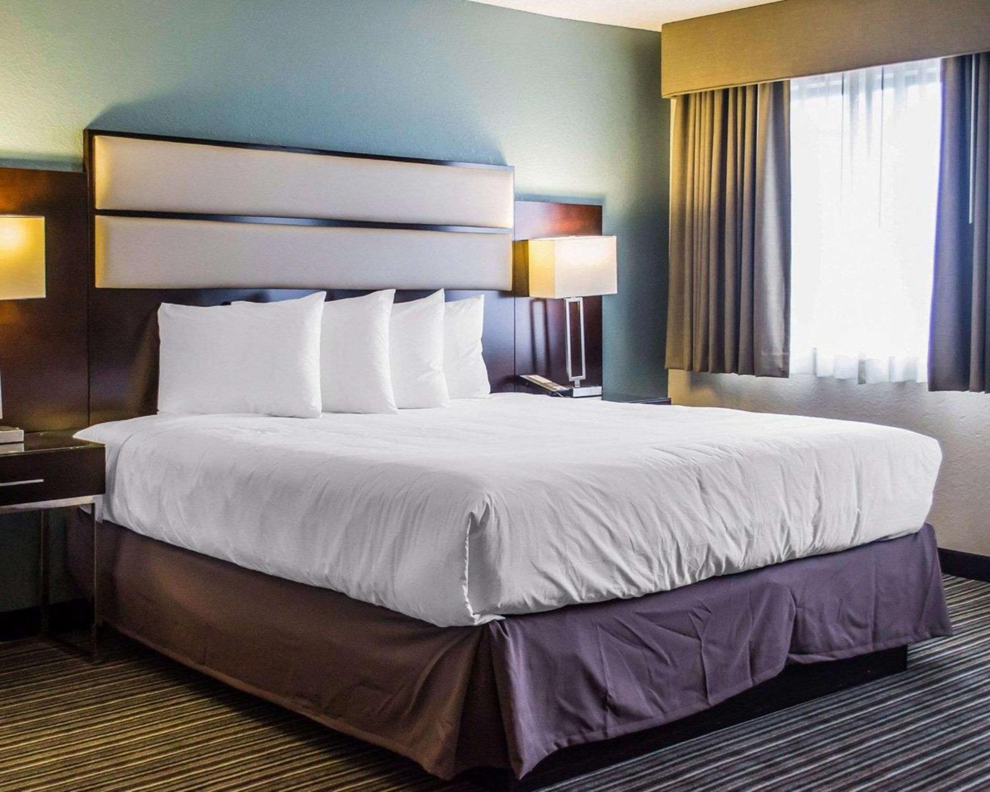Quality Inn Streetsboro Buitenkant foto