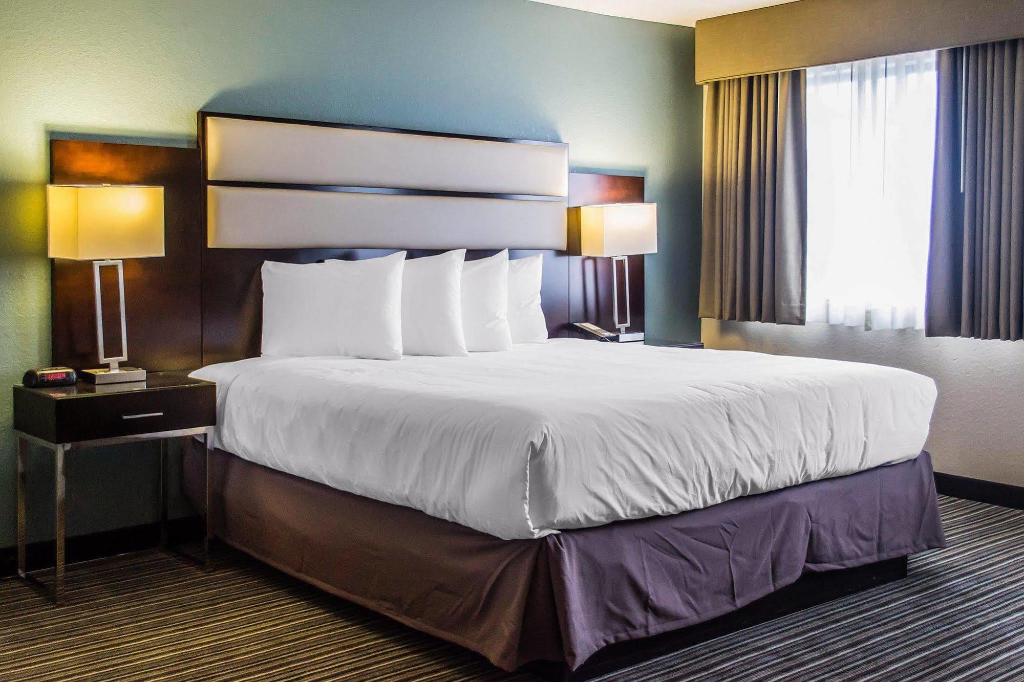 Quality Inn Streetsboro Buitenkant foto