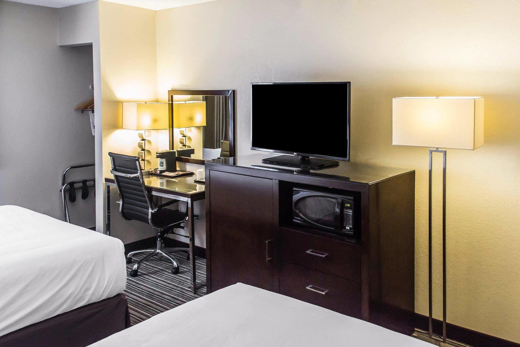 Quality Inn Streetsboro Buitenkant foto